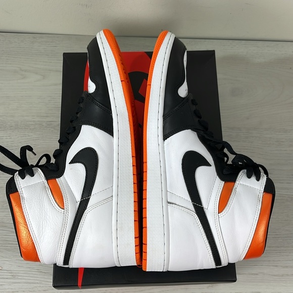 Jordan 1 Retro High Electro Shoes - Picture 7 of 12